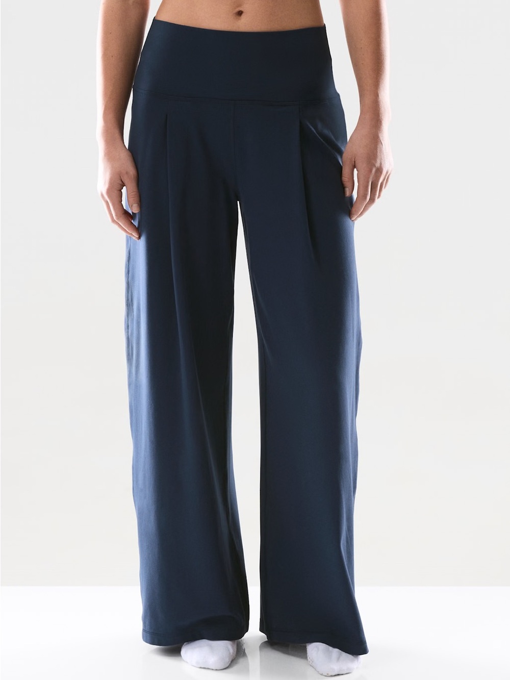 NWT - Aritzia GOLDEN Butter Boundless Palazzo Pant - Admiral - Size 4 and Size 6